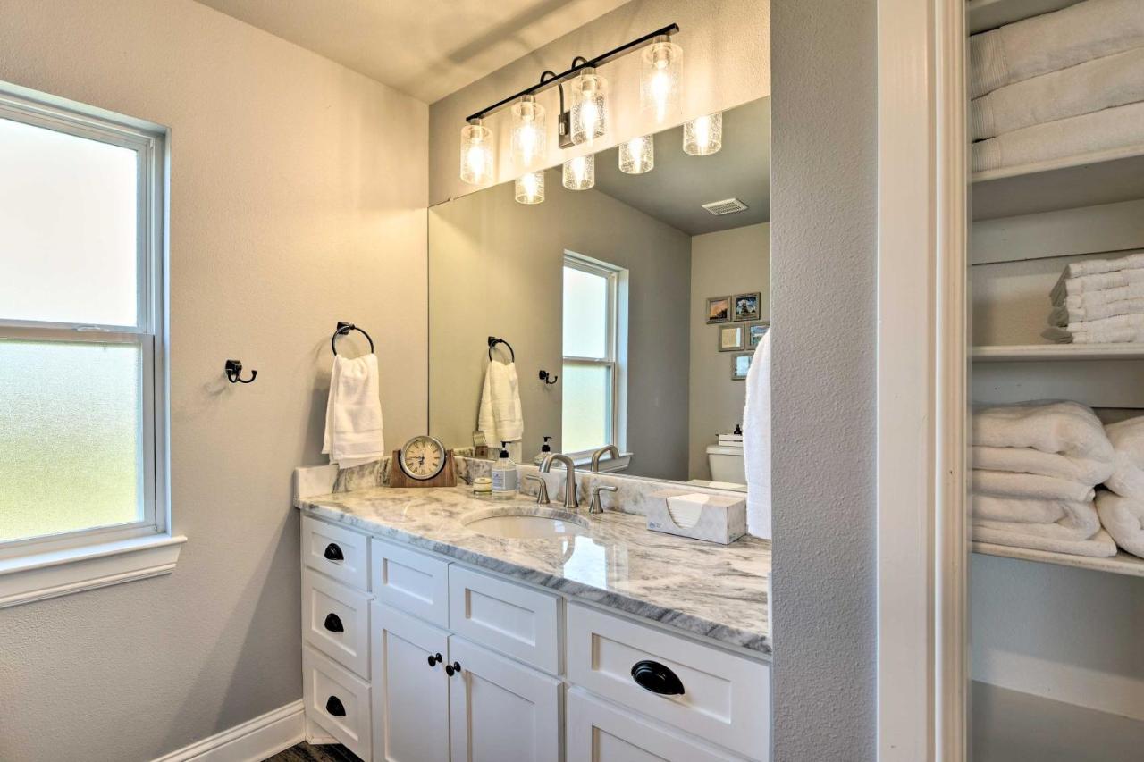 Granbury Home With Hot Tub And Furnished Patio! Exterior foto
